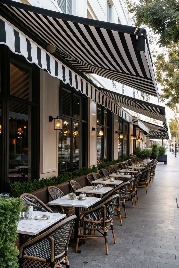 Devanture de restaurant en secteur protégé, THE GALLERY LL